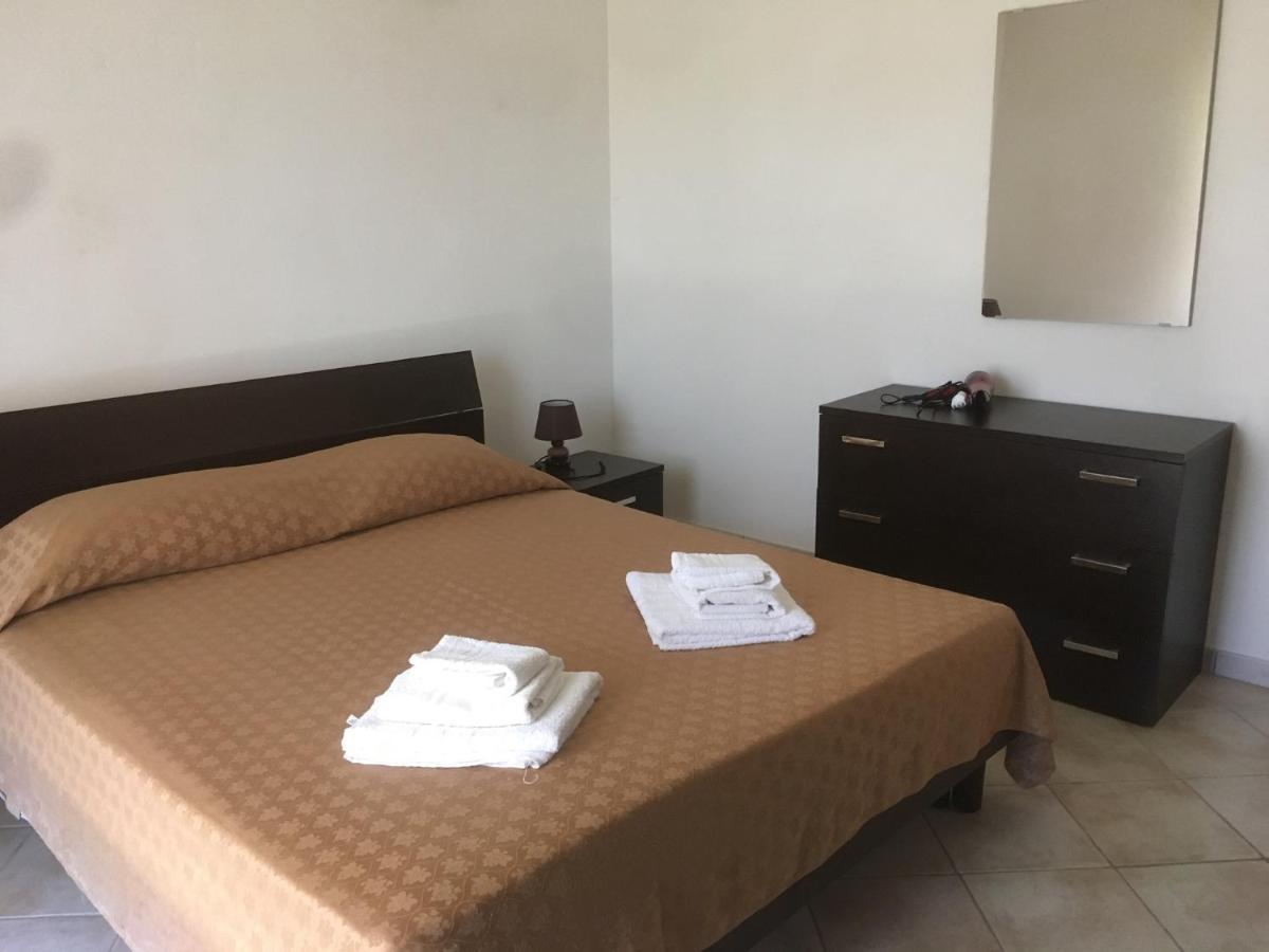 Residence S'Oggiastrone Танаунела Екстериор снимка
