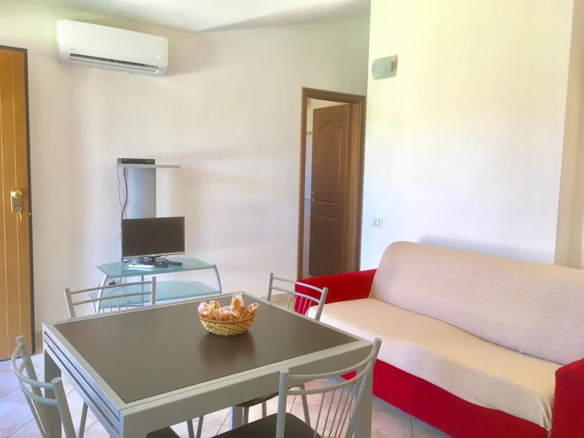 Residence S'Oggiastrone Танаунела Екстериор снимка